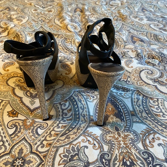 Jessica Simpson - Picture 2 of 4